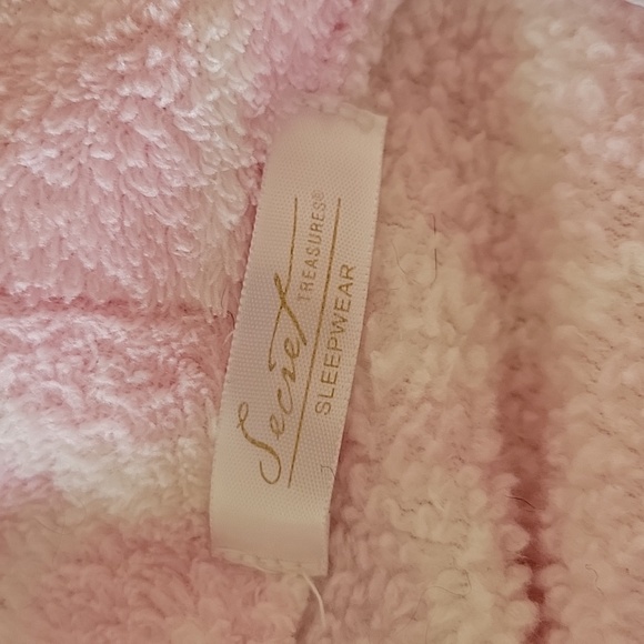 Secret Treasures Plush Pink Maxi Robe - Picture 7 of 10